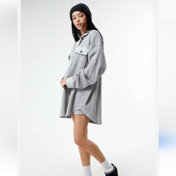 NWT PacSun Grey Waffle Knit Button Up Oversized Shacket Size XS/S - Picture 2 of 7